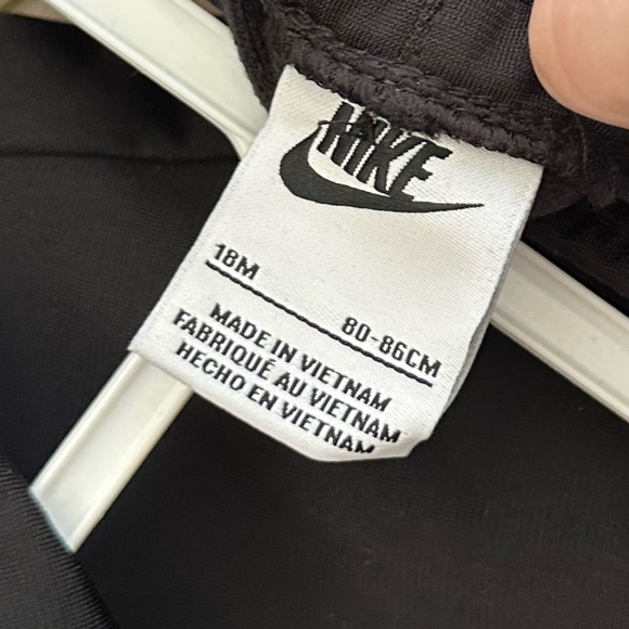 Nike Logo Matching Tracksuit Set in Black Size 18 Months NWT - Picture 4 of 5